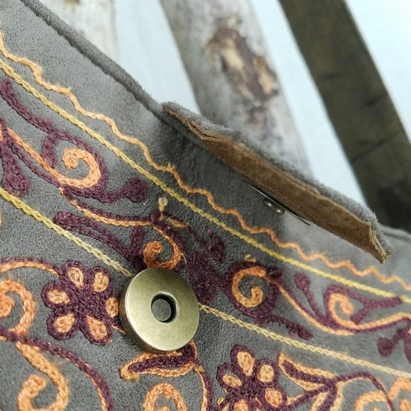 TONI Embroidered | Unique | Large Cross-Body Leather Bag - Picture 12 of 16